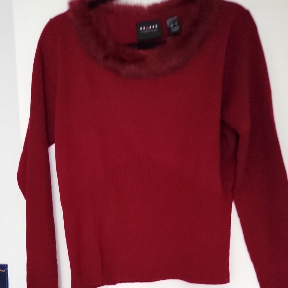 Vintage Burgundy Sweater with Faux Fur Collar